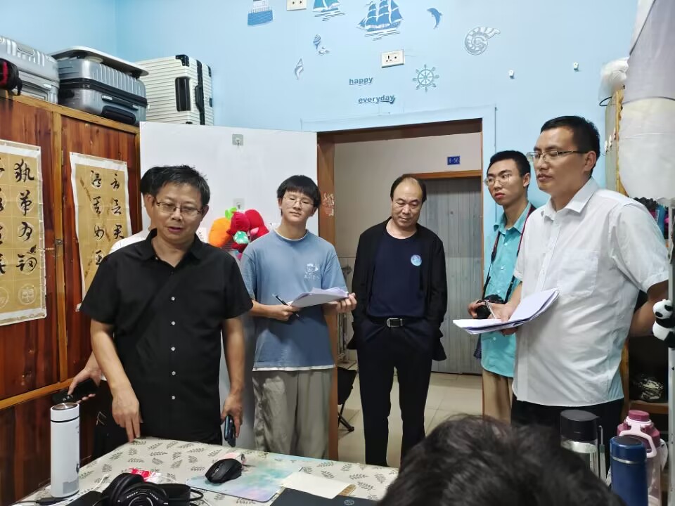 dNQY_1687772717940090417.jpg 20230621公司开展端午节寝室慰问活动01.jpg