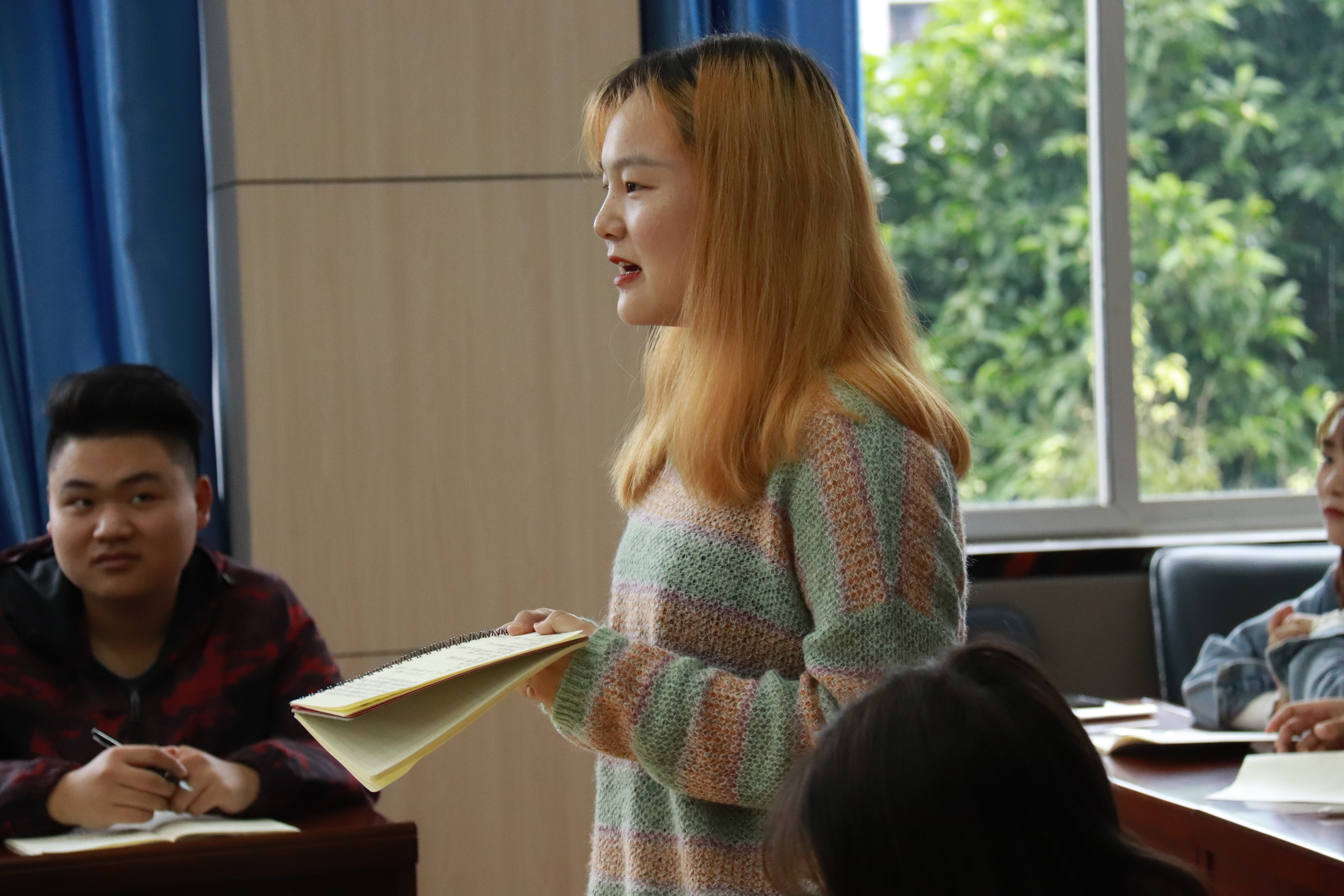 1574129922528096163.jpg 公司90级员工钟晓斌回校座谈会顺利举行5.jpg