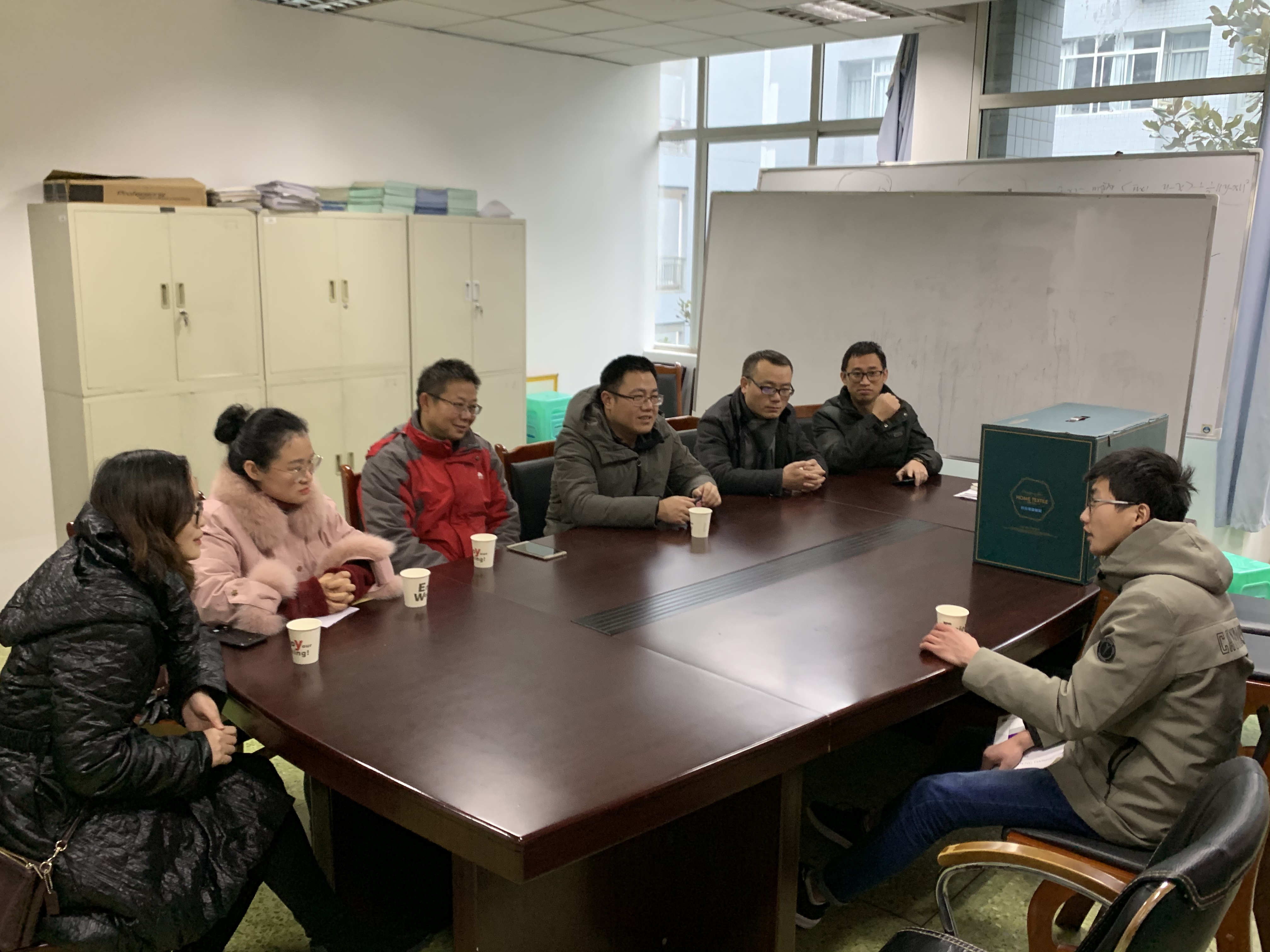 1579397156342037138.jpg 公司组织慰问困难员工1.jpg